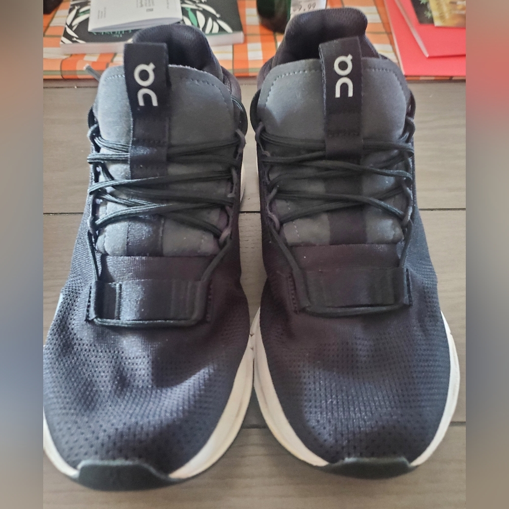 🚨🚨On Running Womens Black Athletic Shoes🚨🚨